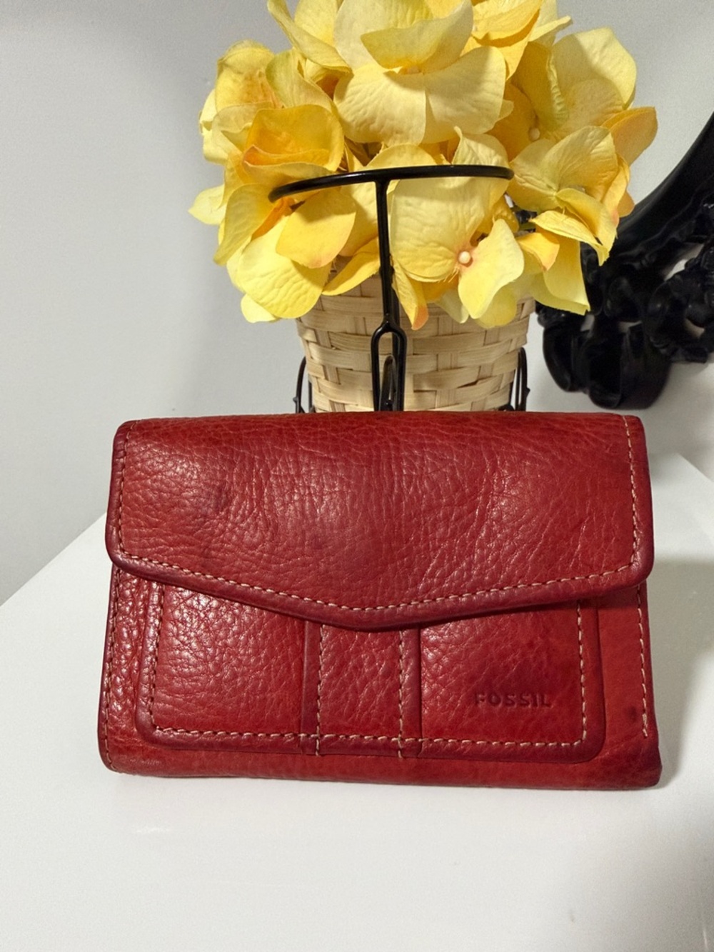 Fossil Vintage Red Pebbled Leather Wallet 💃🏼🎀🎀🎀
